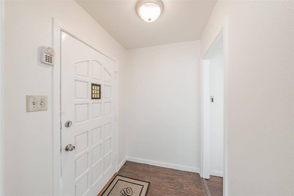 2638 Crestbrook Lane, Grand Prairie, TX 75052