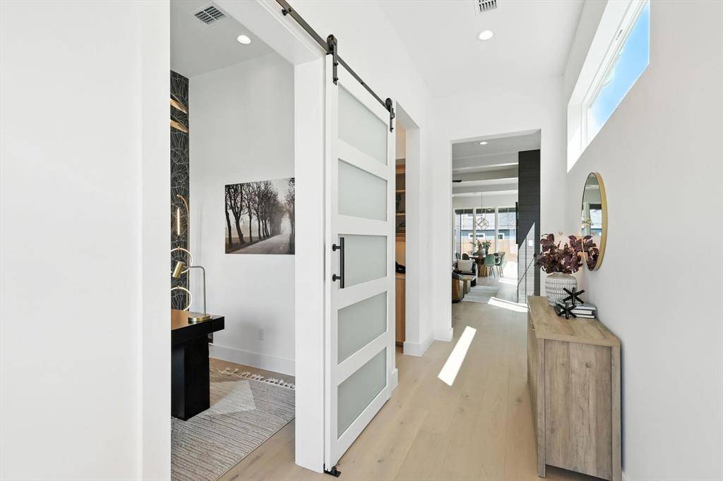 204 North Pine Street, Roanoke, TX 76262