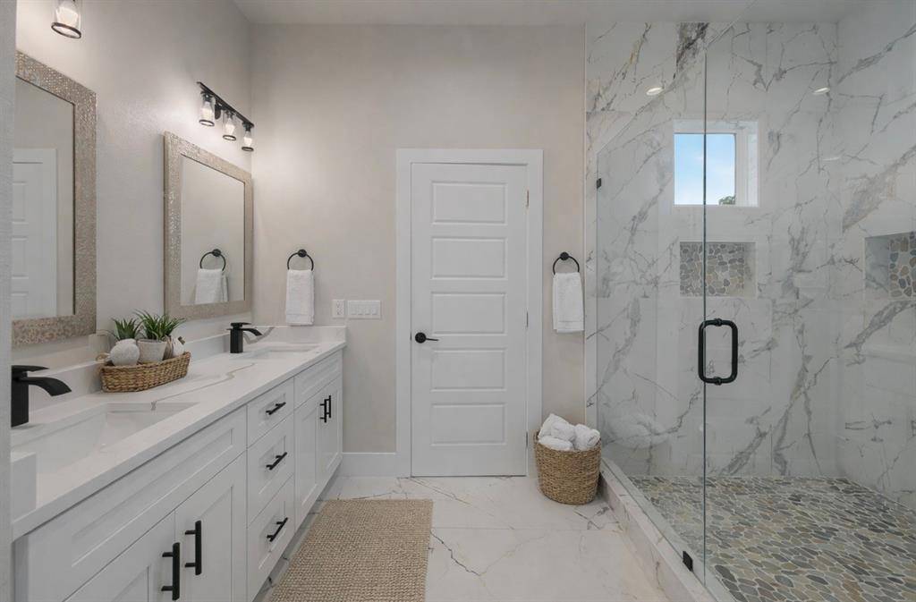 2421 Gooch Street, Dallas, TX 75241