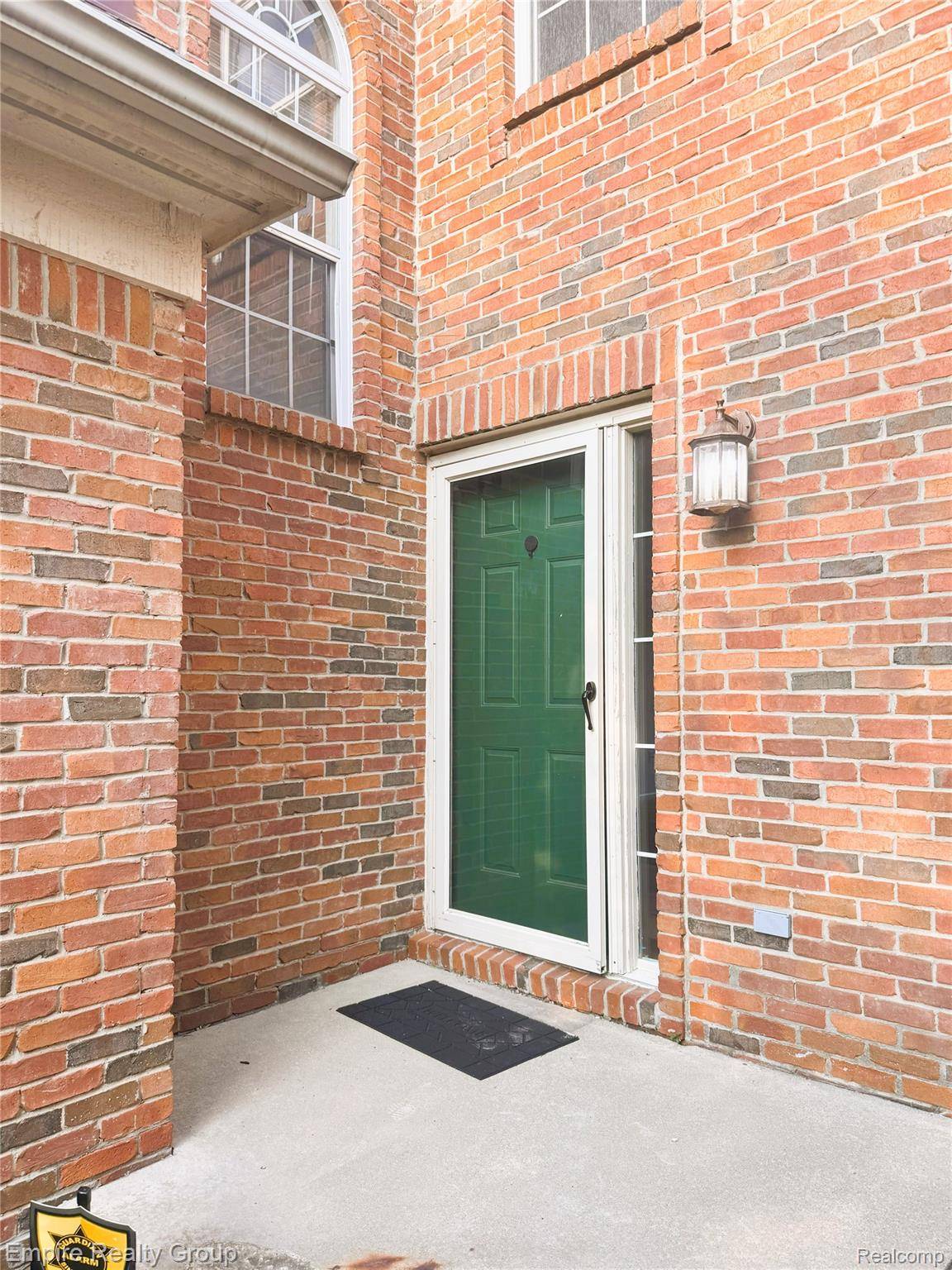 122 Legacy Park CIR, Dearborn Heights, MI 48127