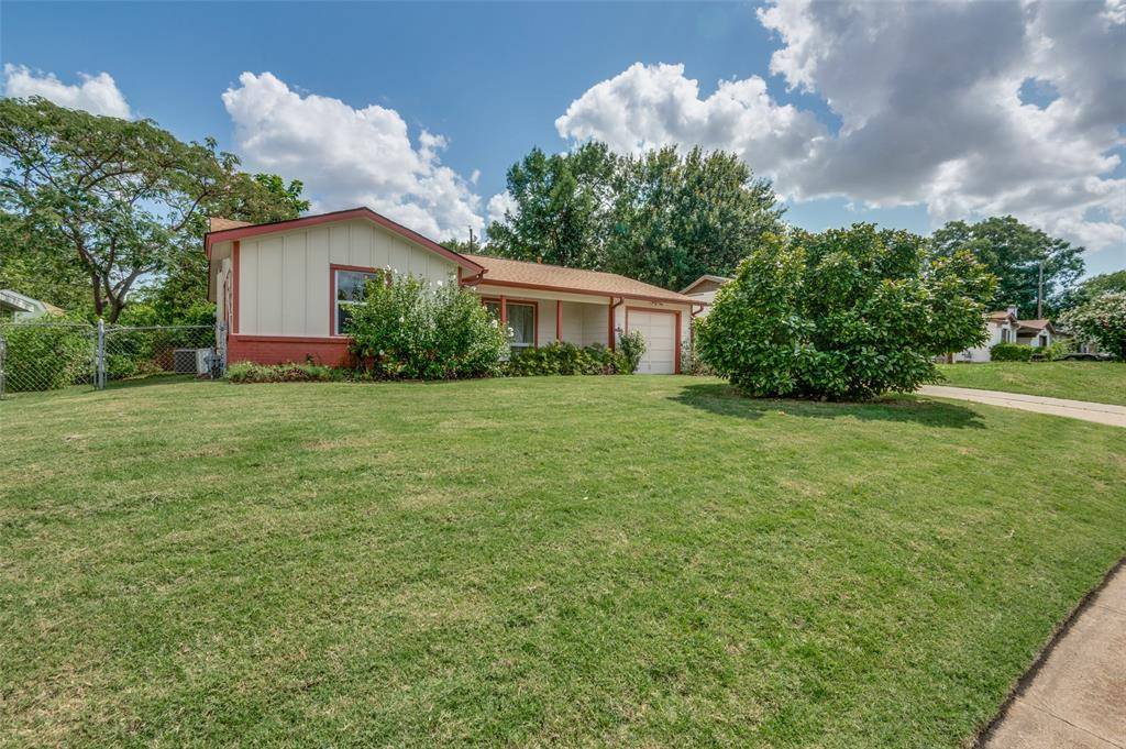 1822 Finley Road, Irving, TX 75062