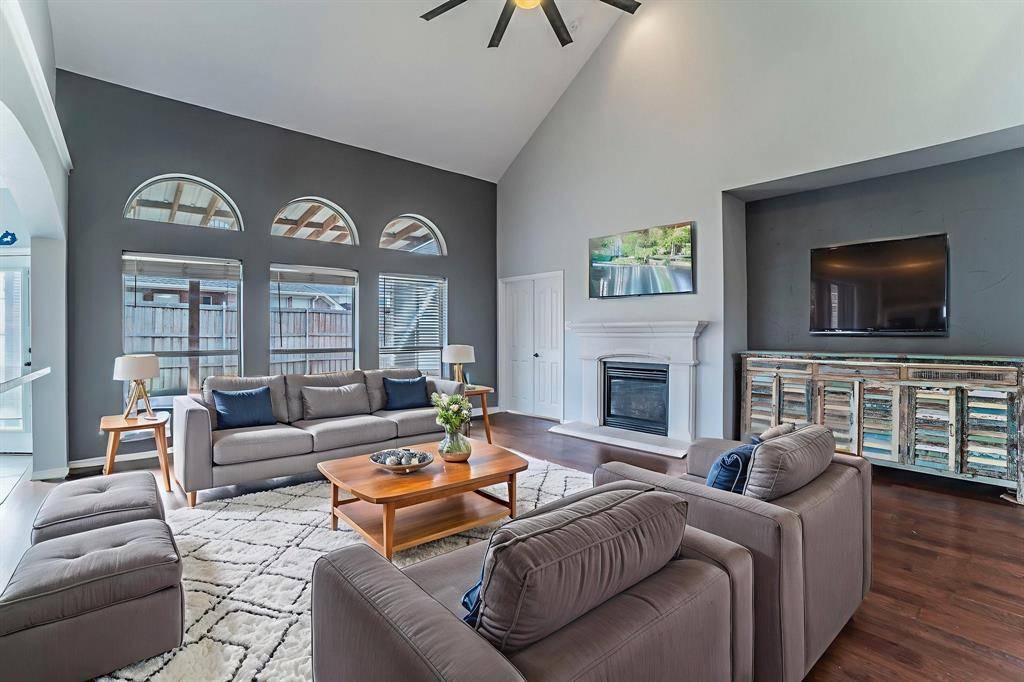 9 Losana Court, Mansfield, TX 76063