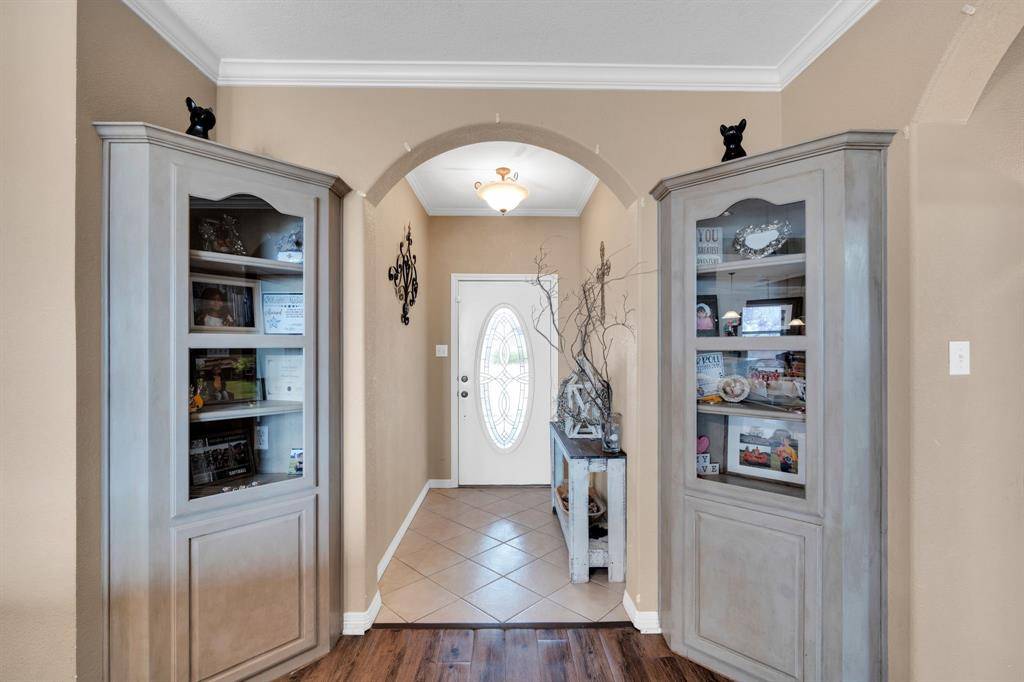 1305 Louise Lane, Ennis, TX 75119