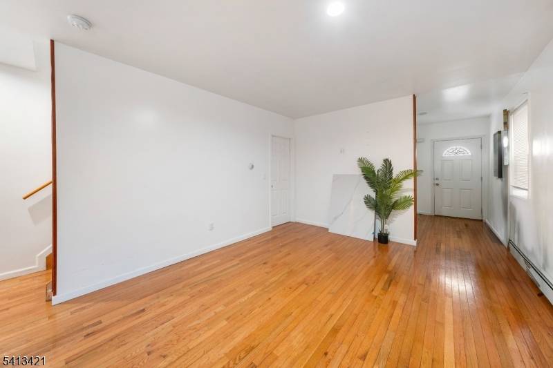 853 Rebecca Pl, Elizabeth City, NJ 07201