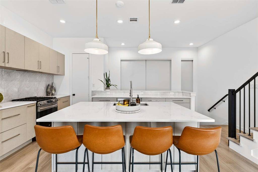 419 W 9th Street #102, Dallas, TX 75208