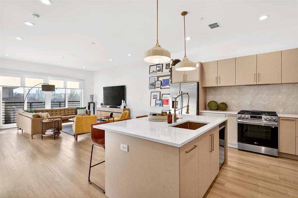 419 W 9th Street #102, Dallas, TX 75208