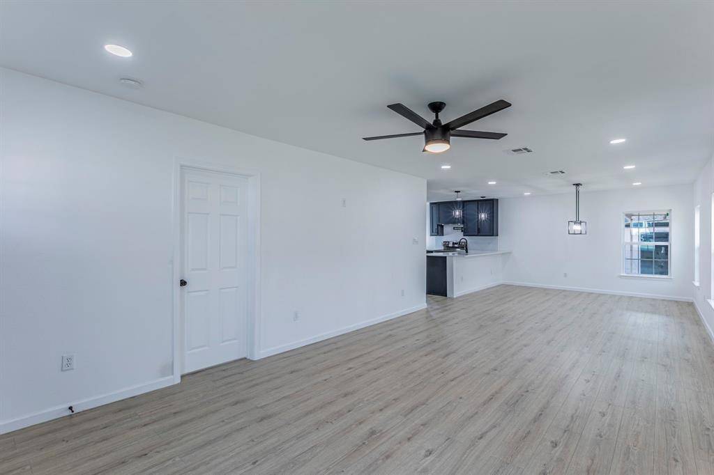 1026 La Clede Street, Bellmead, TX 76705