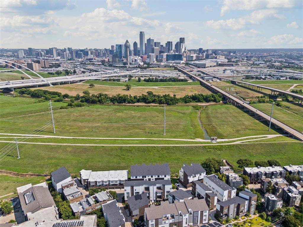 381 E Greenbriar Lane #501, Dallas, TX 75203