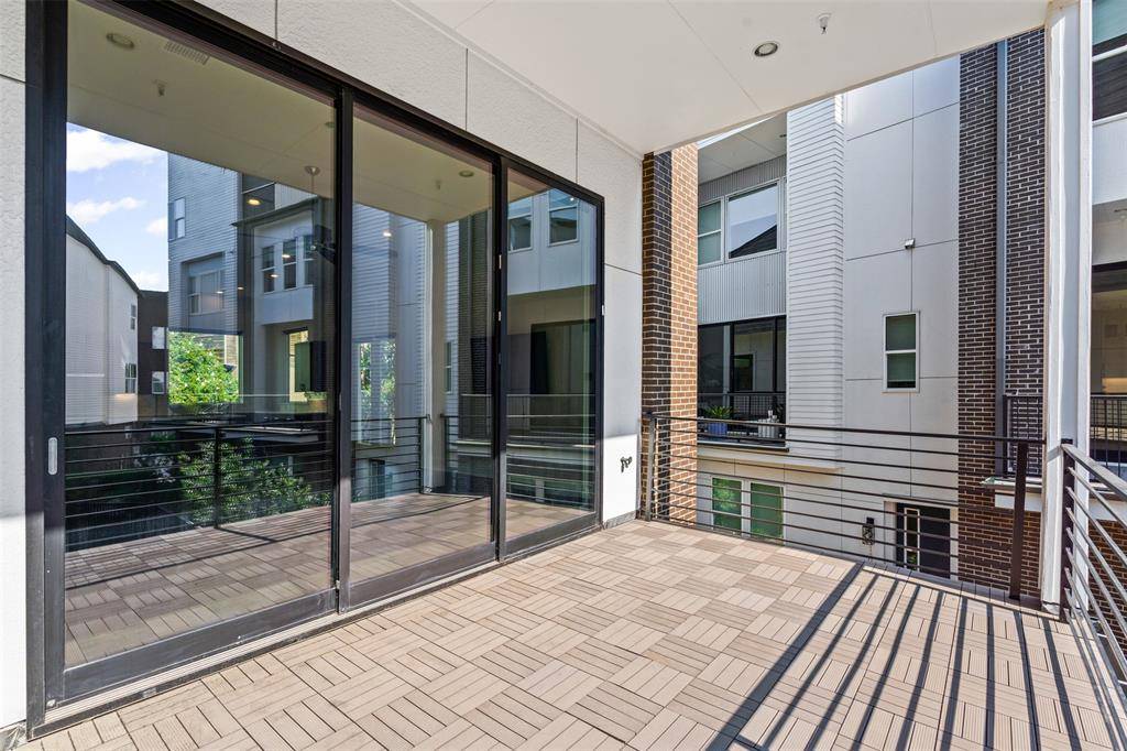 381 E Greenbriar Lane #501, Dallas, TX 75203