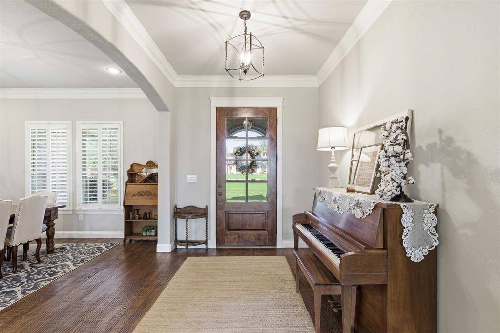 1201 Parkway Lane, Pilot Point, TX 76258