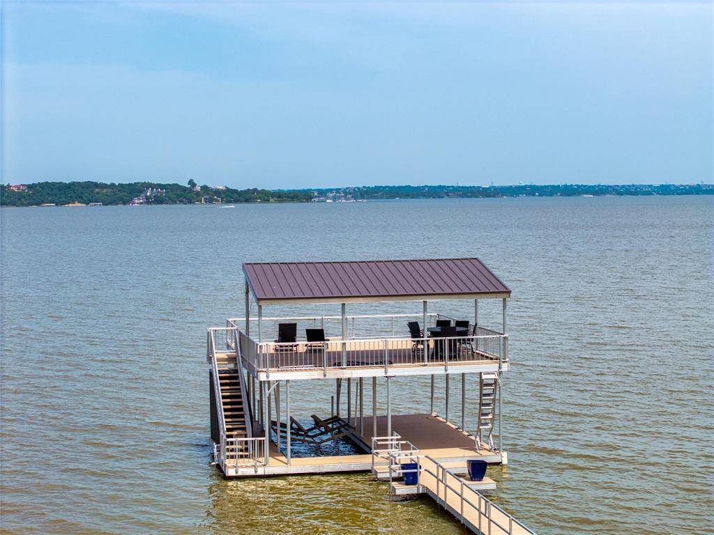 216 N Broadway Road, Azle, TX 76020