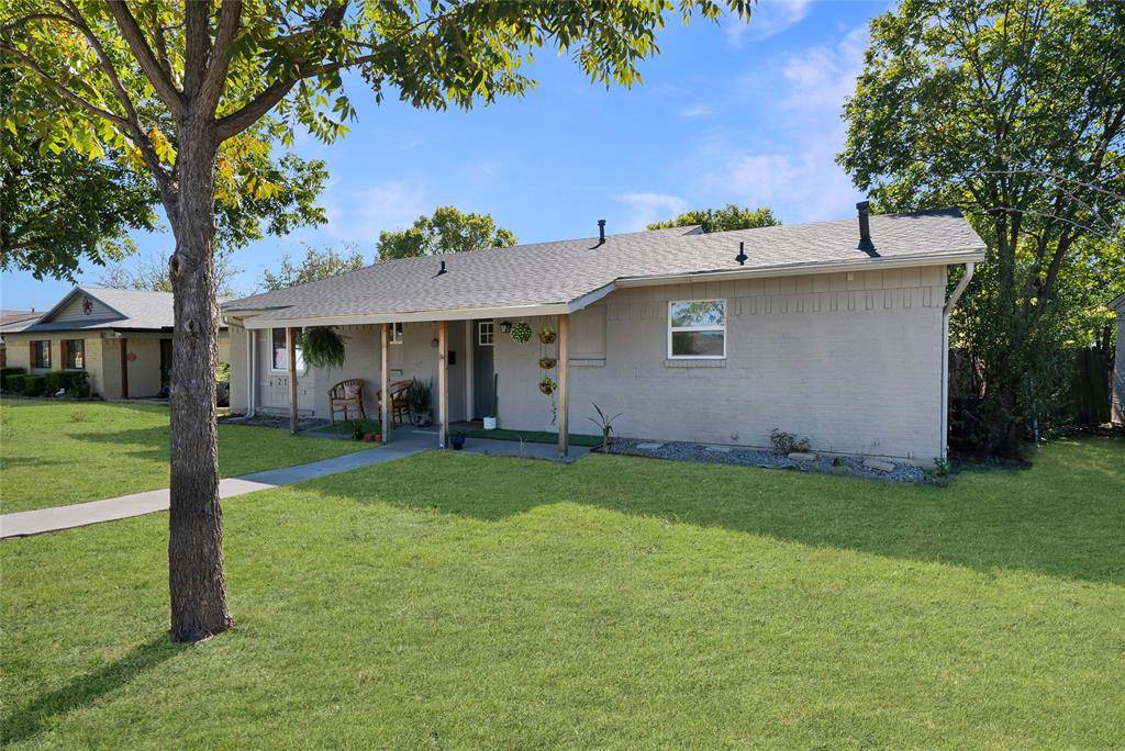 2126 Travis Drive, Carrollton, TX 75006