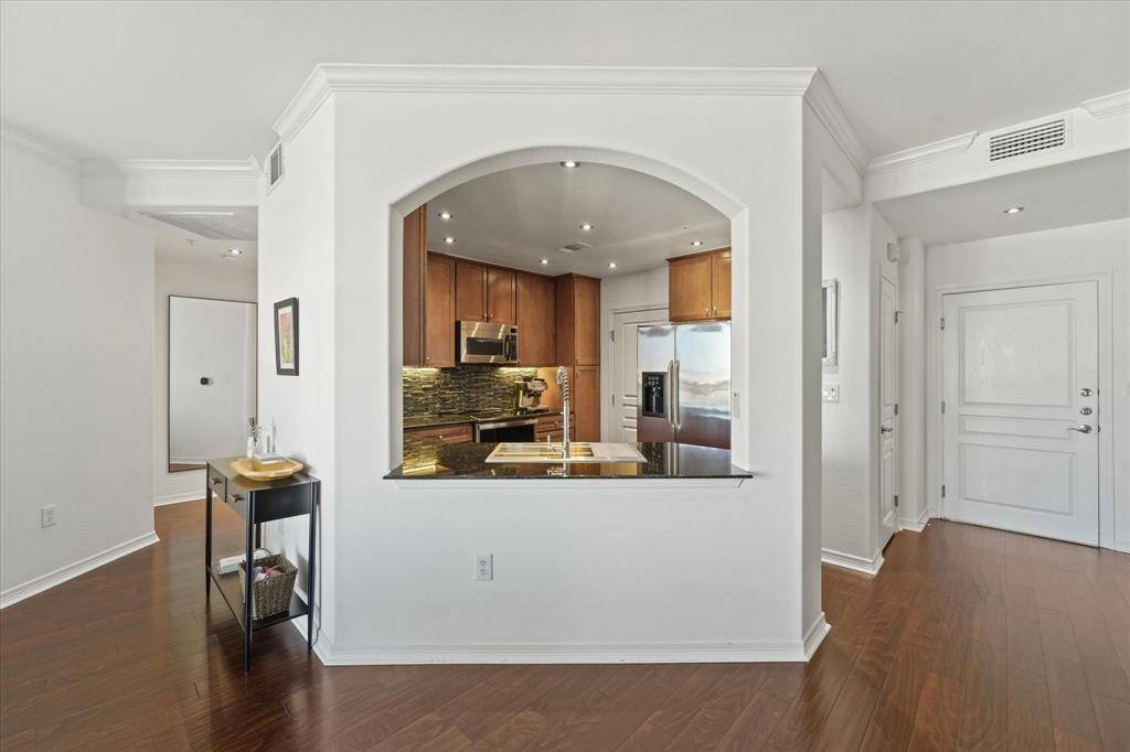 330 Las Colinas Boulevard E #906, Irving, TX 75039