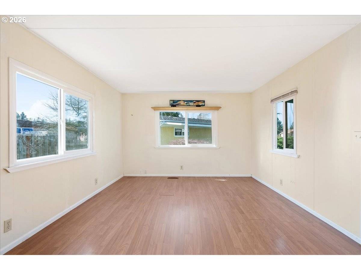 1418 PINE ST #7, Silverton, OR 97381