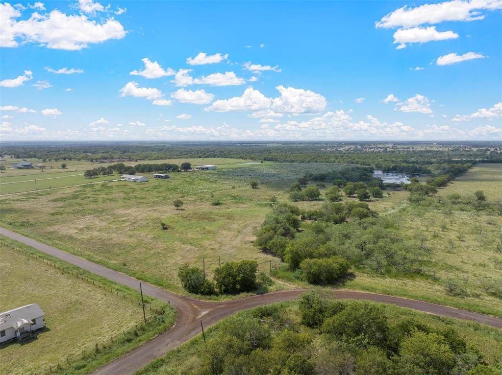 682 W Somers Lane, Axtell, TX 76624