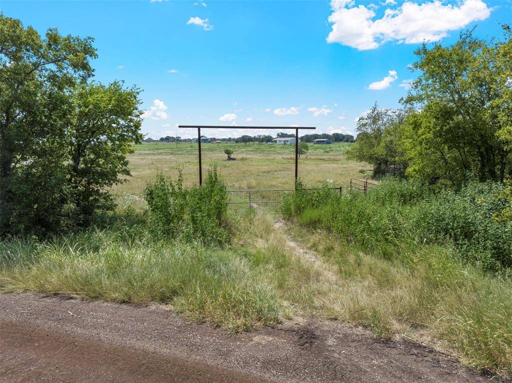 682 W Somers Lane, Axtell, TX 76624
