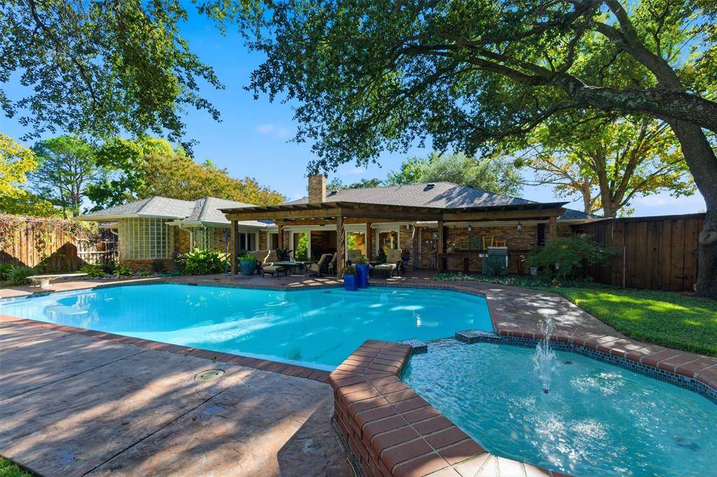 2101 Brentgate Drive, Arlington, TX 76017