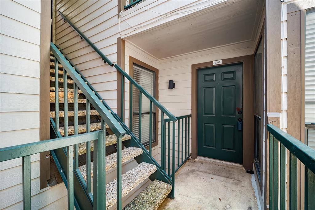 2310 Bamboo Drive #J207, Arlington, TX 76006