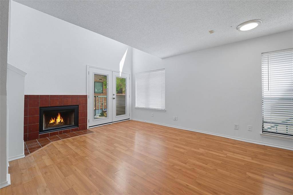 2310 Bamboo Drive #J207, Arlington, TX 76006