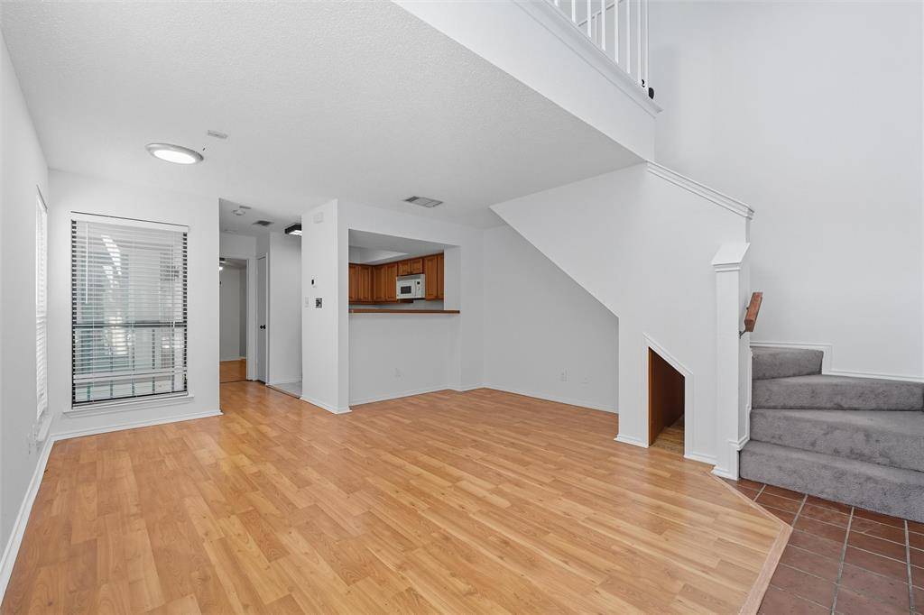 2310 Bamboo Drive #J207, Arlington, TX 76006