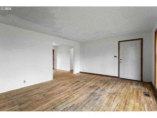 11272 NE KNOTT ST, Portland, OR 97220