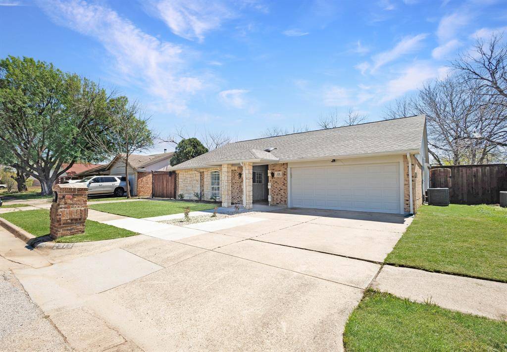 2318 Overbrook Drive, Arlington, TX 76014