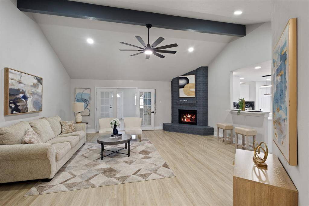 2318 Overbrook Drive, Arlington, TX 76014