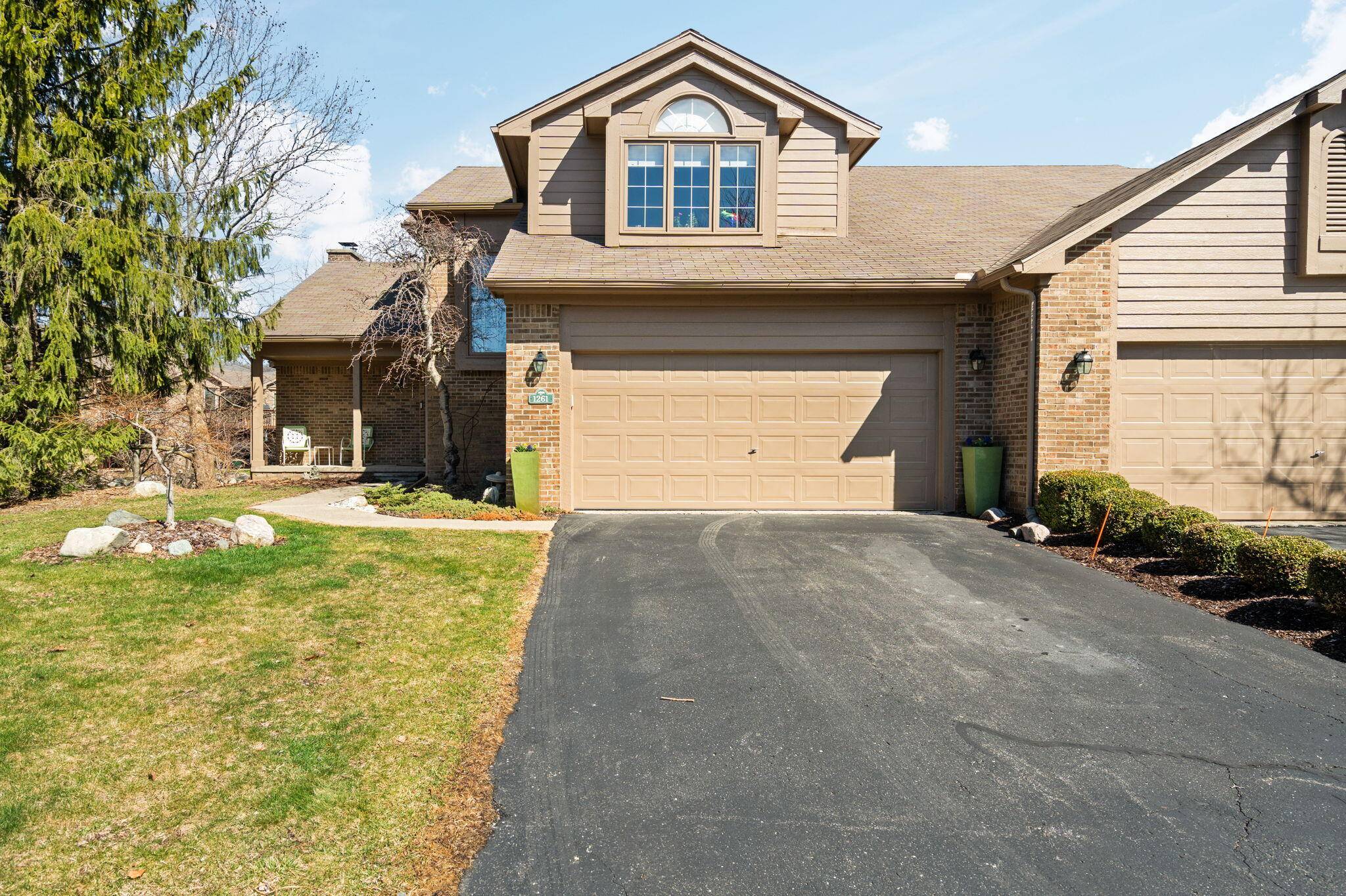 1261 Laurel View DR, Ann Arbor Twp, MI 48105