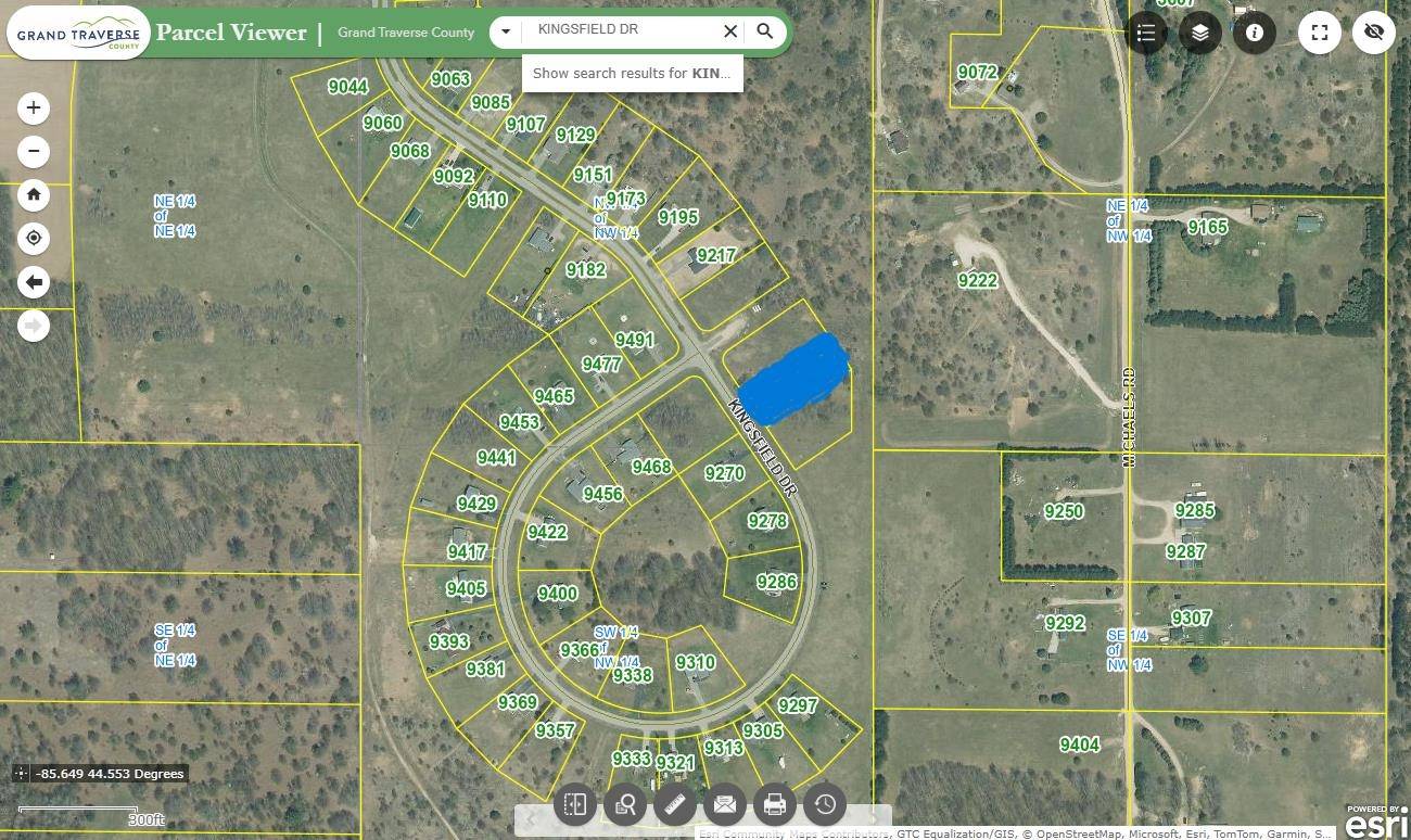 9261 Kingsfield DR, Mayfield Twp, MI 49649