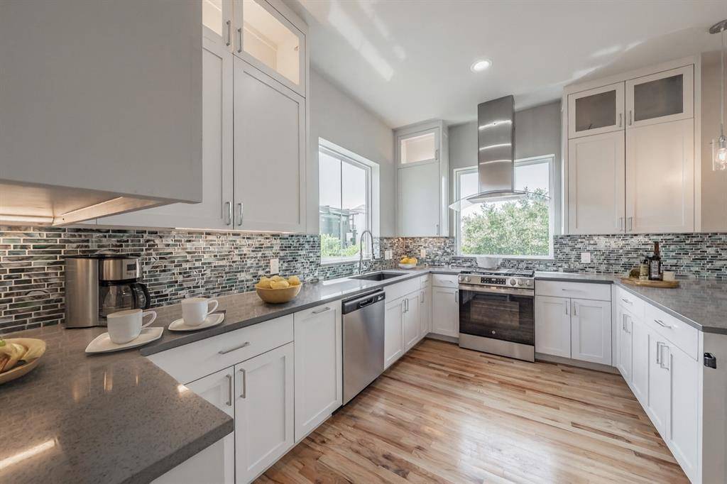 1004 Stafford Street, Dallas, TX 75208