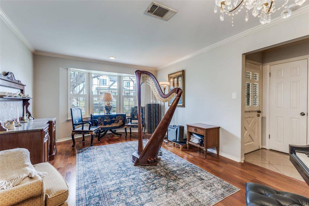 9936 Windlake Circle, Dallas, TX 75238