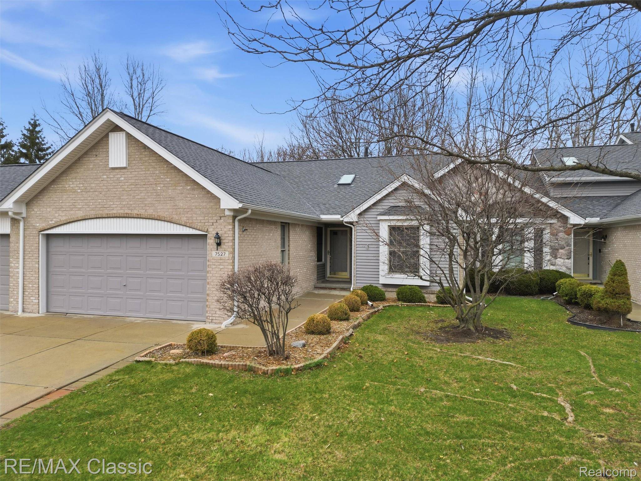 7527 Green Meadow LN #115, Canton Charter Township, MI 48187
