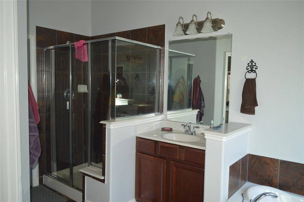 3965 Hunter Peak Road, Fort Worth, TX 76262