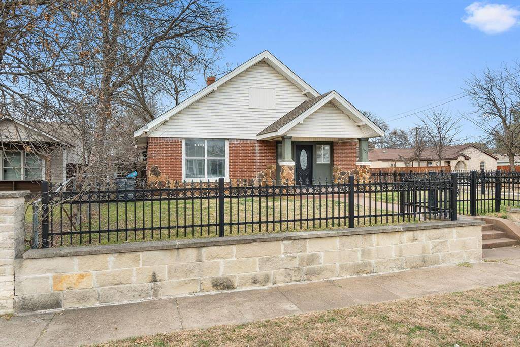 2703 Gladstone Drive, Dallas, TX 75211