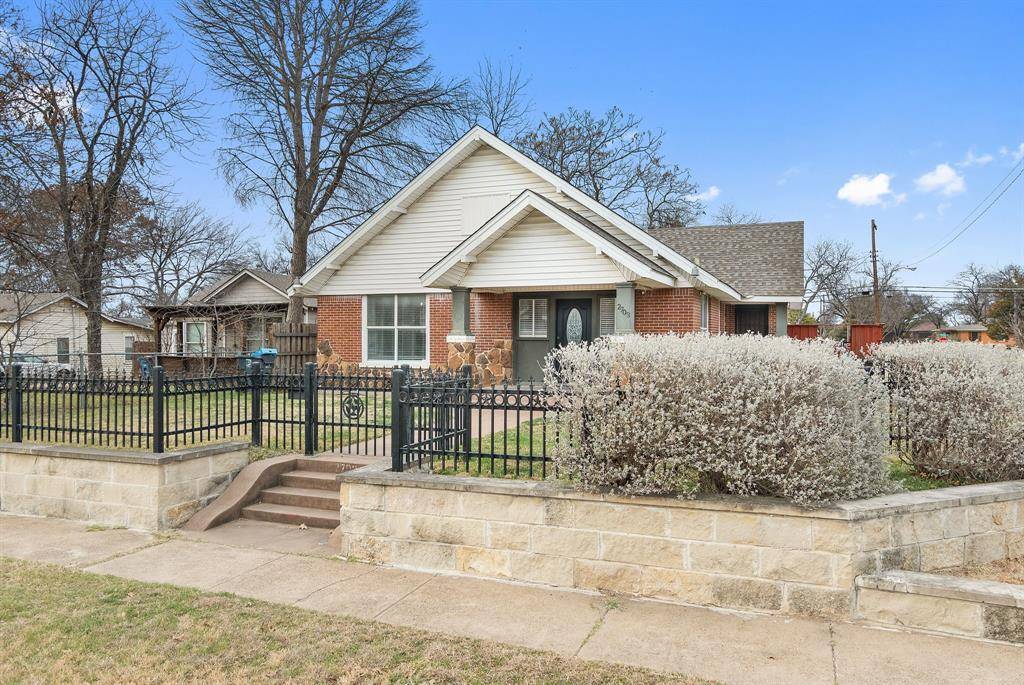 2703 Gladstone Drive, Dallas, TX 75211