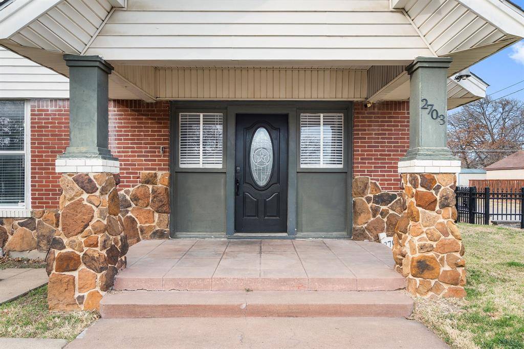 2703 Gladstone Drive, Dallas, TX 75211