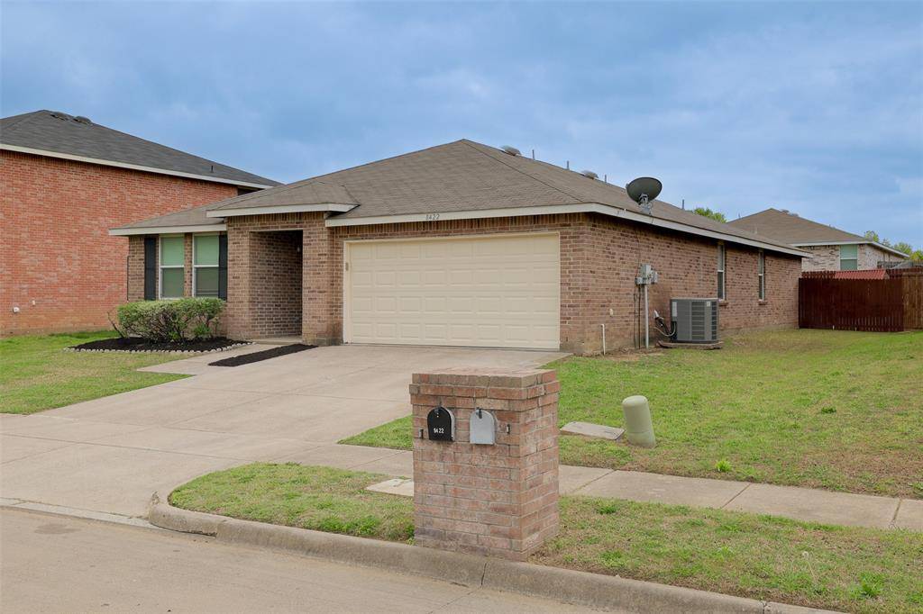8422 Seven Hills Road, Arlington, TX 76002