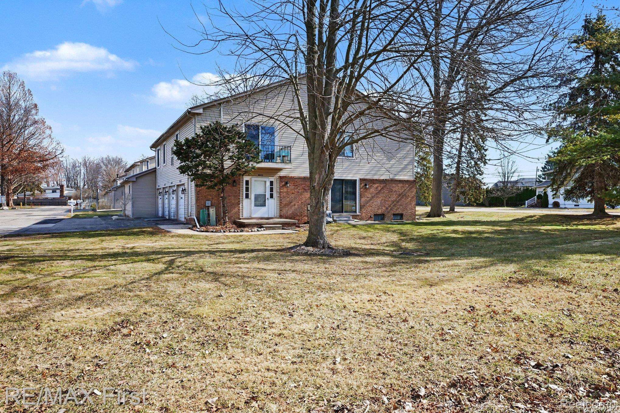 38103 Jefferson AVE, Harrison Charter Township, MI 48045