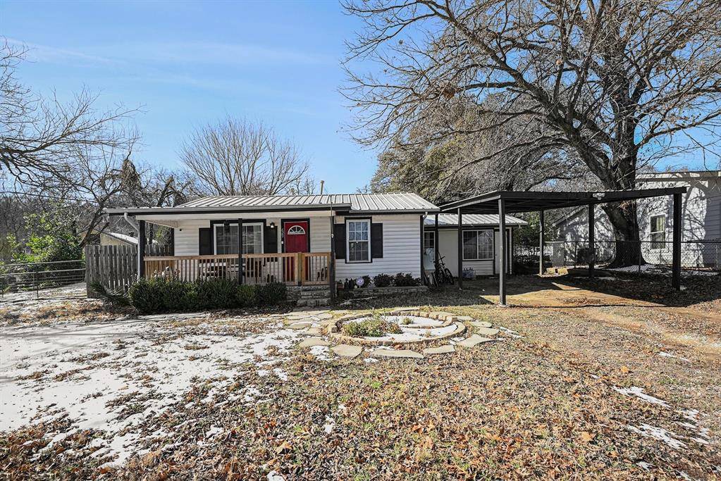 629 Alameda Road, Azle, TX 76020