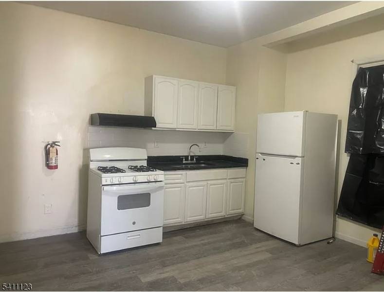 286 Broadway #2, Paterson City, NJ 07501