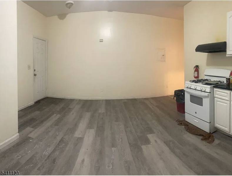 286 Broadway #2, Paterson City, NJ 07501