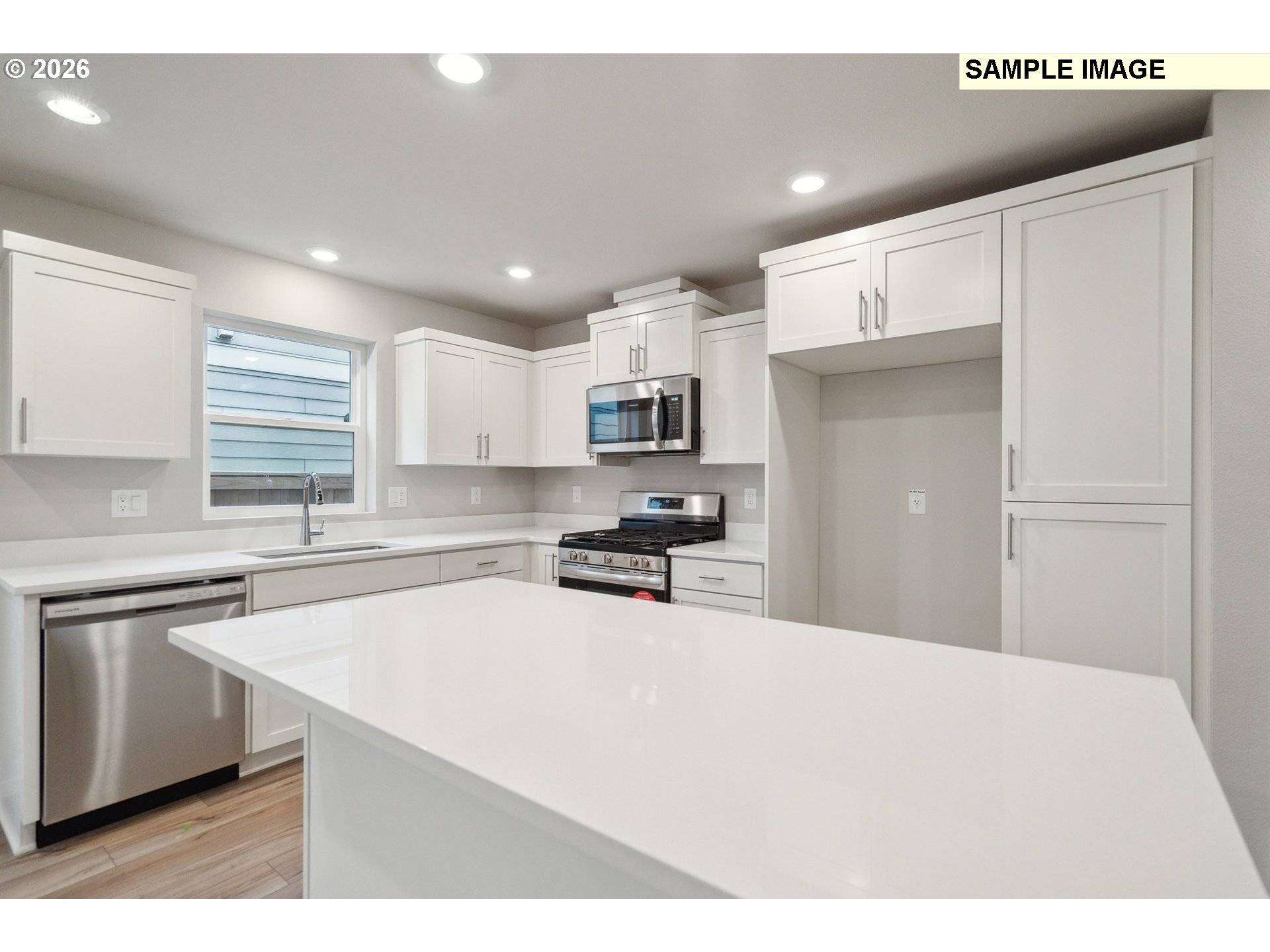 638 MERRIOTT LN, Woodburn, OR 97071