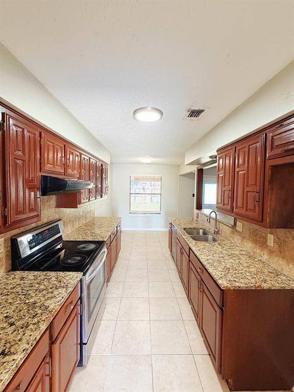 607 Springtime Drive, Cedar Hill, TX 75104