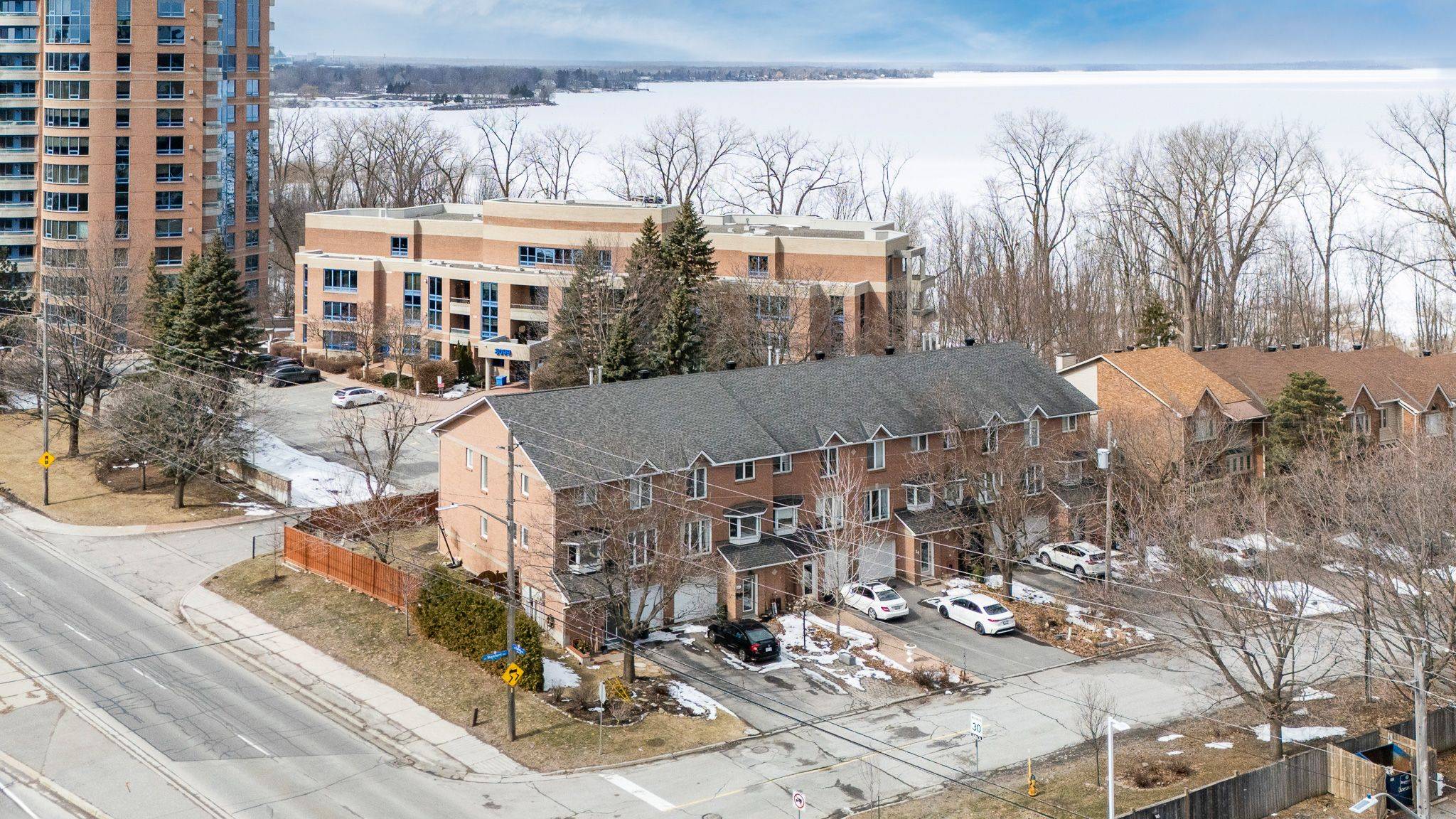 30 Maplehurst AVE, Crystal Bay - Rocky Point - Bayshore, ON K2H 9G2