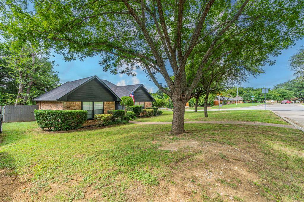 1002 Capetown Drive, Grand Prairie, TX 75050