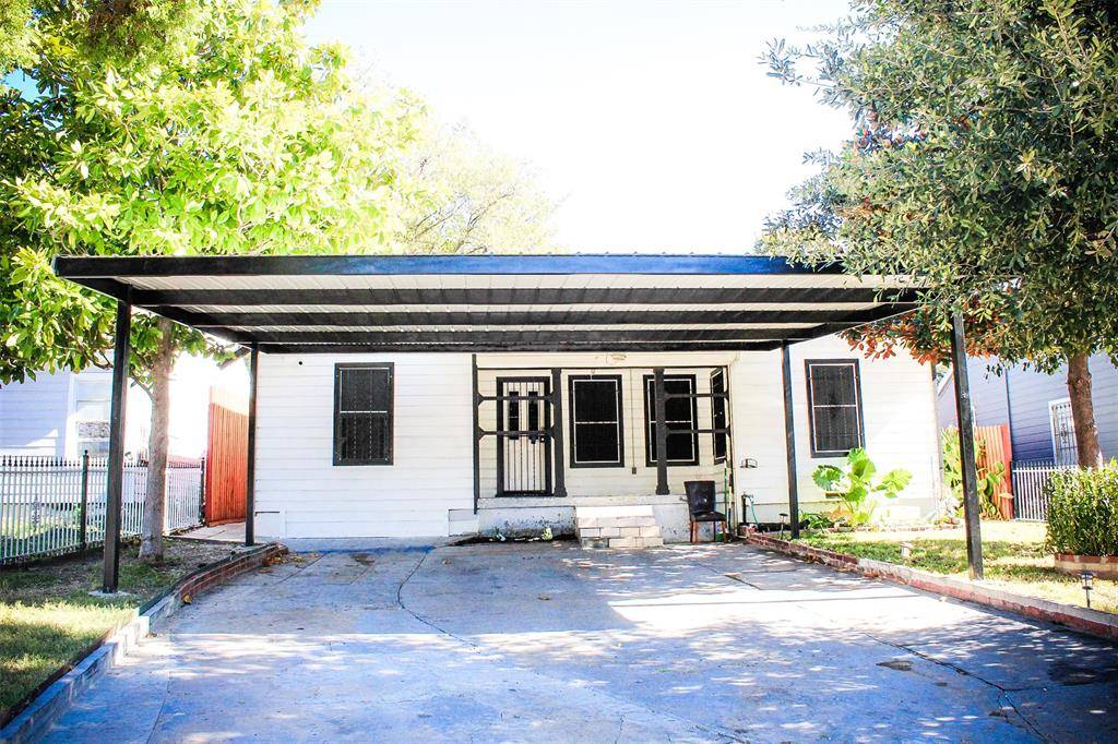 1318 S Ewing Avenue, Dallas, TX 75216