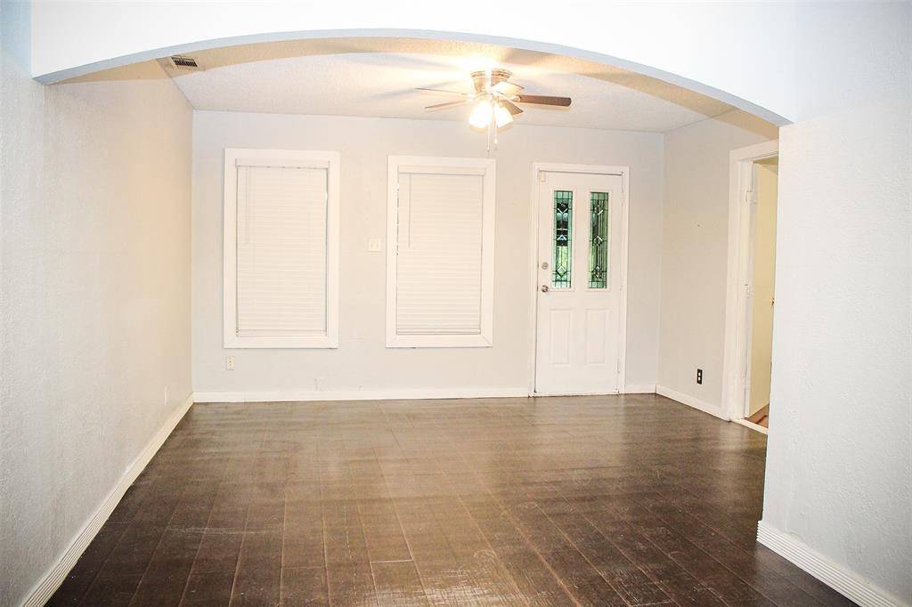 1318 S Ewing Avenue, Dallas, TX 75216