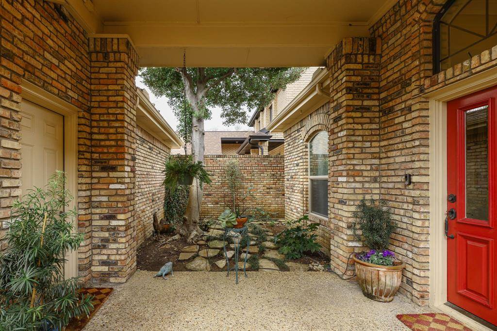 11904 Forest Lakes Lane, Dallas, TX 75230