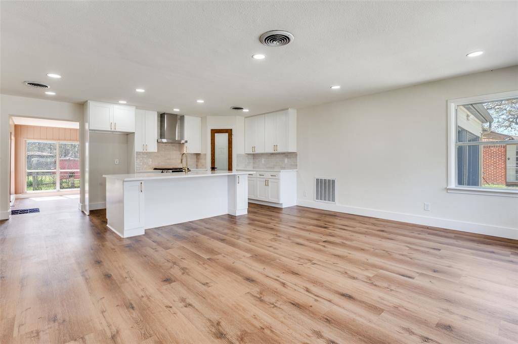 1542 W 5th Street, Irving, TX 75060