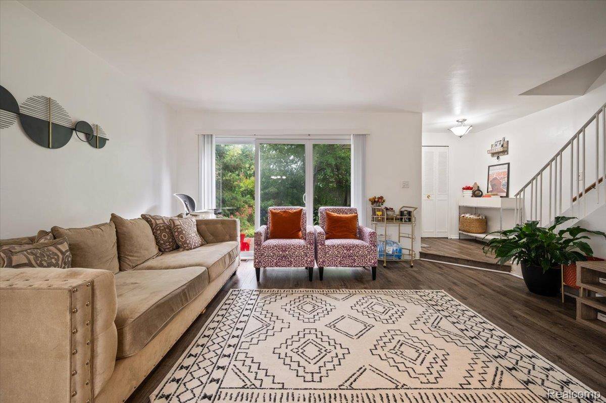 8323 Karam BLVD #4, Warren, MI 48093